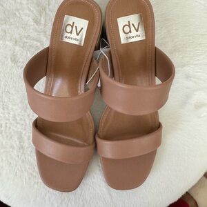 Dolce Vita Women's Tan Slide Sandals